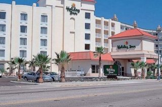 Holiday Inn Hotel & Suites