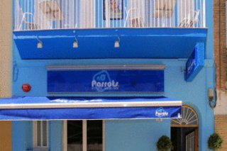 Parrots  Hotel