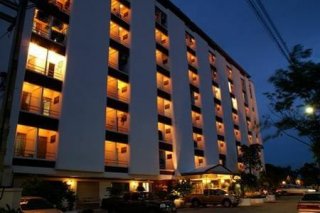Nawarat Resort & Serviced Apartment