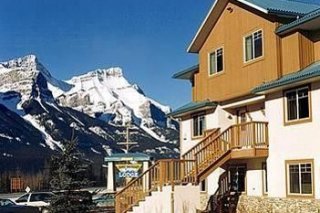 Banff Boundary Lodge