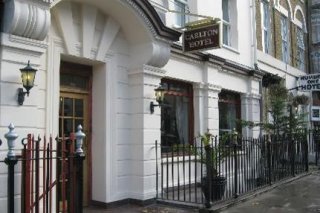 Carlton Hotel