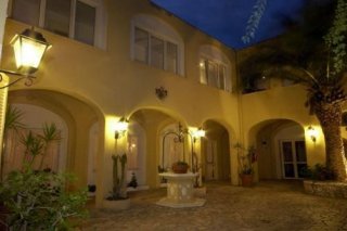 Hotel Torre Dei Borboni