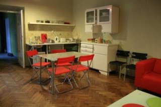 Travellers Inn Hostel & Private Rooms