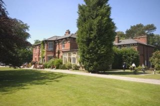 Bartle Hall Hotel