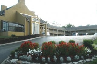 Quarters Inn & Suites