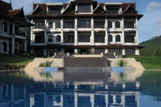 Riverside Resort & Spa