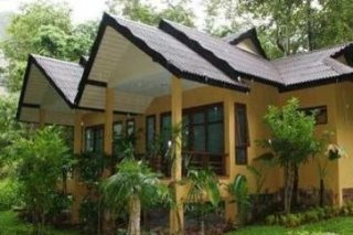 Tonsai Bay Resort
