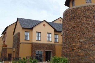 Royal Elephant Hotel & Conference Centre