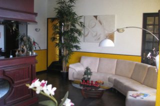 Queen Serenity Hotel