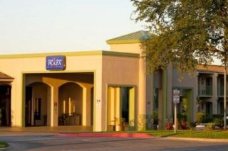 North  Plaza Hotel and Suites