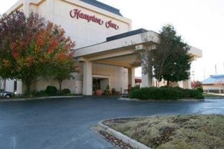 Hampton Inn  I-240 at Thousand Oaks