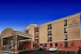 Holiday Inn Express -Arlington Boulevard