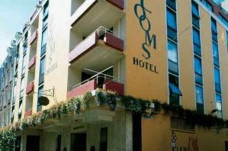 Blooms Hotel