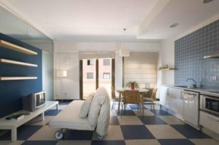 Chic & Basic Urquinaona Apartments