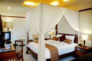 Yulia Beach Inn