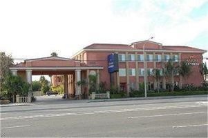 Holiday Inn Express  West