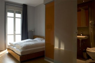 easyHotel