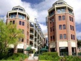Amora Hotel Riverwalk