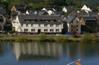 Winzerhotel zum Moselstrand