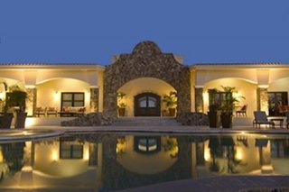 Serena Hotel and Residences