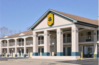 Super 8 Motel /West