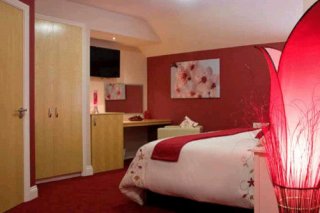 Sutherlands Hotel