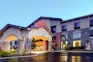 Hampton Inn & Suites