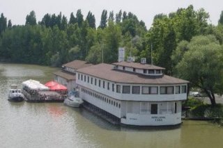 Botel Hotel Lisa