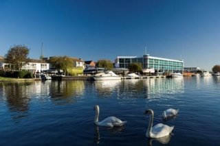 Captains Club Hotel Apartments and Spa