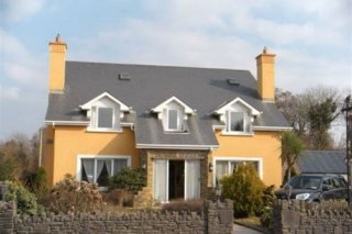 Brass Lantern Townhouse