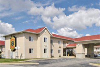 Super 8 /Northeast/Castleton