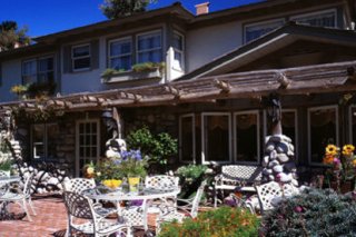 Cobblestone Inn