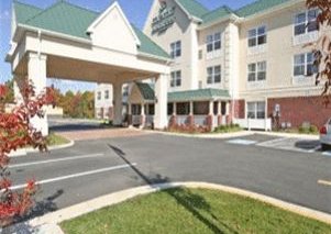 Country Inn & Suites