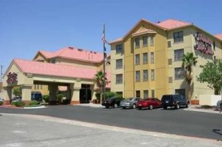 Hampton Inn & Suites -Airport