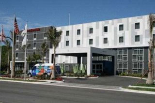 Hampton Inn & Suites  / Bradenton-Airport