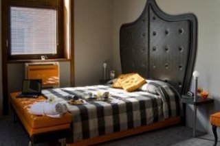 Orange Hotel