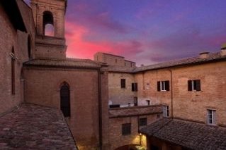 Il Chiostro Del Carmine