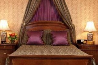 Warwick  Hotel