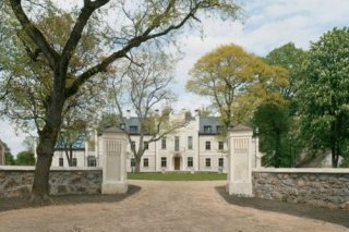 Rumene Manor