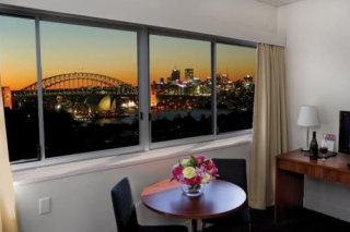 Macleay Serviced Apartment/Hotel