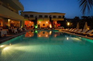 La Piscine Art Hotel