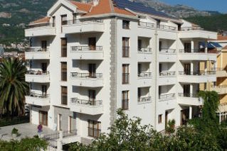 Apartments Butua