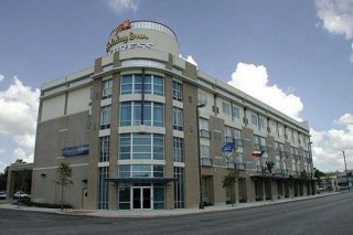 Holiday Inn Express Hotel & Suites -Rivercenter Area