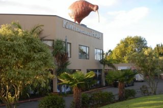 Kiwi International Airport Hotel