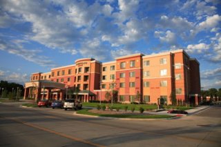 Courtyard by Marriott  Aksarben Village