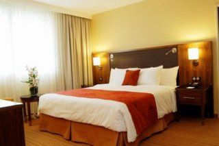 Courtyard By Marriott  Airport