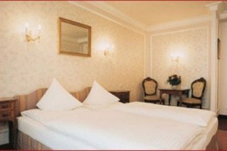 Hotel Savoy Garni