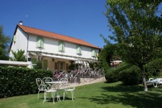 Auberge De La Tomette