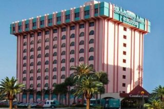 Comfort Inn & Suites  Airport