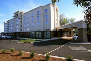 Hampton Inn & Suites -Airport